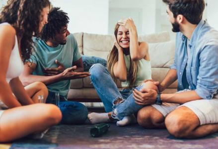 50 Ide Pertanyaan Truth or Dare Seru untuk Dimainkan Bersama teman saat Libur Panjang. (Foto: MNC Media)
