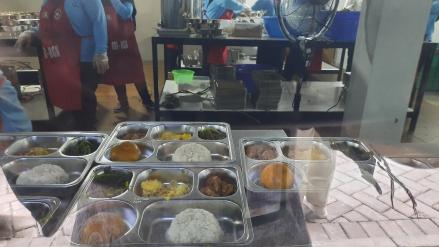 Intip Suasana Dapur Umum Program Makan Bergizi Gratis di Depok. (Foto Ravie/MPI)