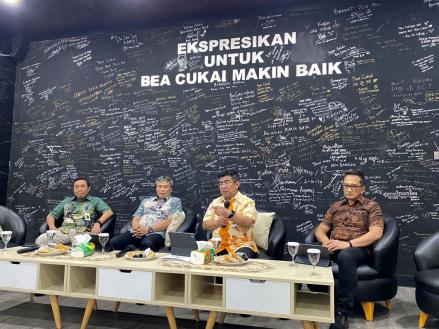Bea Cukai Belum Terapkan Cukai Plastik di 2025, Ini Alasannya. (Foto: Anggie/MNC Media)