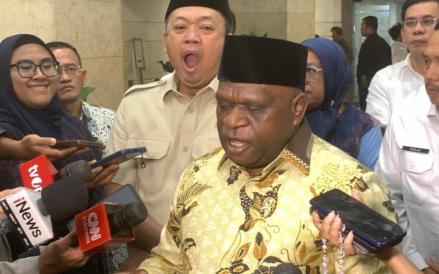 Menteri  HAM, Natalius Pigai menemui Menteri Agraria dan Tata Ruang (ATR/BPN), Nusron Wahid. (Jonathan Simanjuntak/MPI)