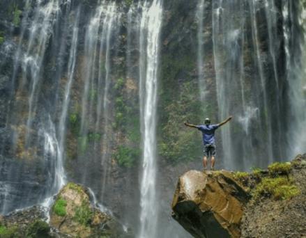 8 Air Terjun Terindah di Indonesia yang Wajib Dijelajahi saat Berlibur. (Foto: MNC Media)