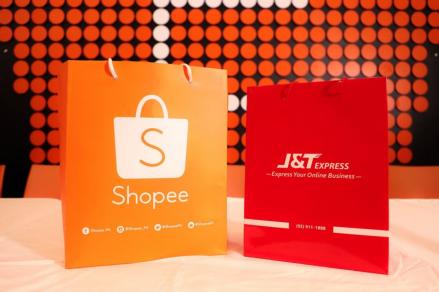 Gampang, Intip Cara Mengubah Pengiriman Shopee ke J&T. (Foto: Cara Mengubah Pengiriman Shopee ke J&T)