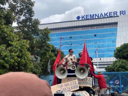 Wamenaker Minta Perusahaan Aplikator Tak Suspend ke Driver Ojol yang Ikut Demo. (Foto: MNC Media)
