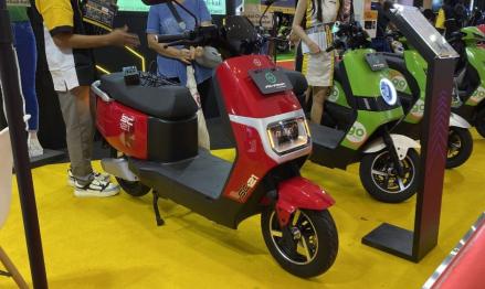 Ini Motor Listrik Termurah di IIMS 2025, Harganya Mulai Rp8 Jutaan (FOTO:Dok Ist)