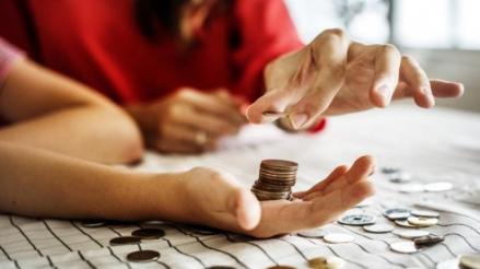 4 Tips Menabung tanpa Menyiksa Diri, Capai Target tanpa Ganggu Biaya Hidup. (Foto: Freepik)