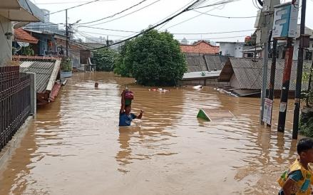 Kementerian Pekerjaan Umum mulai melakukan normalisasi Kali Ciliwung. Dia menargetkan normalisasi ini bisa rampung pada 2026 dan menurunkan banjir di Jakarta.
