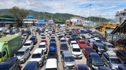 Antisipasi Kendaraan Membeludak, Delapan Buffer Zone Disiapkan di Pelabuhan Merak (FOTO:MNC Media)