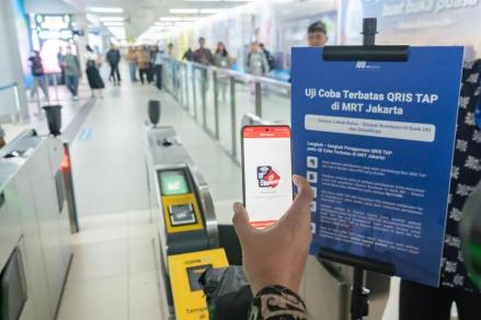 Daftar 15 Bank yang Menyediakan QRIS Tap dan Cara Bayar Transaksi dengan NFC. (Foto: MNC Media)