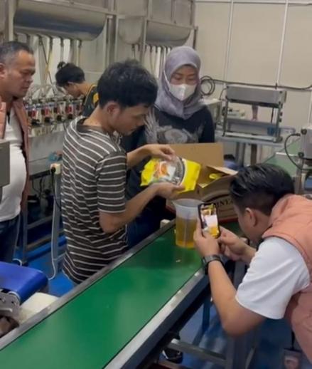 Polri Bongkar Praktik MinyaKita Ilegal dan Tak Sesuai Takaran di Jakbar. (Foto: Dok. Polres Metro Jakarta Barat)