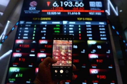 IHSG Ditutup Koreksi 1,78 Persen ke 7.628, Tertekan Sektor Teknologi dan Keuangan. (Foto: Inews Media Group)