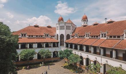 KAI Pertama Kali Buka Lawang Sewu untuk Salat Ied Idulfitri, Biaya Masuk Gratis. (Foto: Eka Setiawan/MNC Media)
