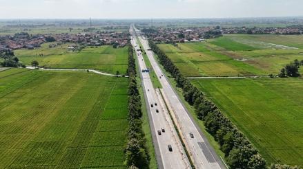 Volume kendaraan dari arah Cirebon, Jawa Barat menuju Jakarta mengalami peningkatan 91 persen pada hari ini Kamis (3/4/2025).