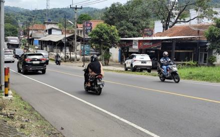 Jalur Gentong Tasikmalaya terpantau ramai lancar pagi ini, Kamis (3/4/2025) atau arus balik tiga hari setelah Hari Raya Idulfitri 1446 Hijriah.