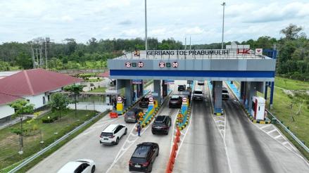 PT Hutama Karya (Persero) menggratiskan lima ruas Jalan Tol Trans Sumatera (JTTS) selama periode arus balik Lebaran 2025. (foto: Hutama Karya)