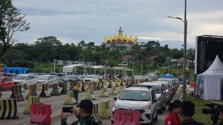 Situasi Terkini Arus Balik di Pelabuhan Bakauheni, Ribuan Kendaraan Mulai Antre (FOTO:MNC Media)