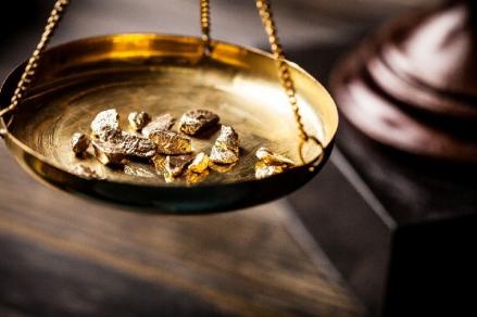Simak Cara Menghitung Zakat Emas 100 Gram dengan Mudah. (Foto: MNC Media) 