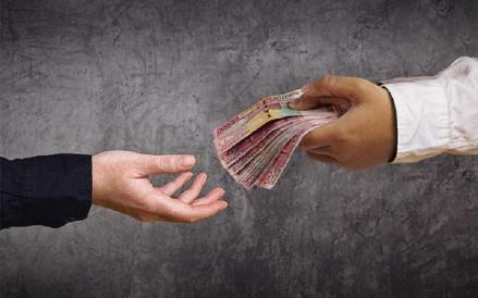 Apa Itu Bank Deprok? Pinjaman Bunga Besar yang Meresahkan. (Foto: MNC Media)  