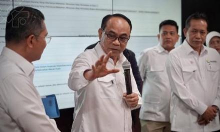 Menteri Koperasi (Menkop) Budi Arie Setiadi pada peluncuran Website Kopdes Merah Putih. Foto: dok. Kemenkop.