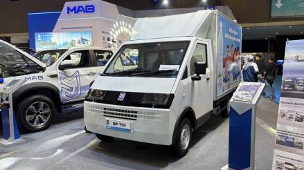 PT Mobil Anak Bangsa (MAB) menjalin kerja sama dengan PT Safast Electric Vehicle Indonesia memproduksi 9.000 unit mobil listrik.  (foto: iNews Media)