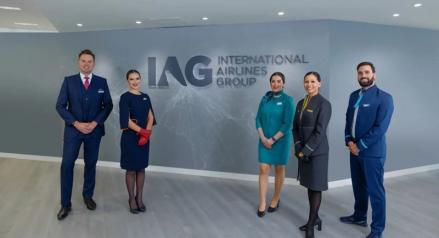 Perusahaan induk British Airways, International Airlines Group (IAG) memesanan 53 pesawat jarak jauh baru dari Airbus dan Boeing. (foto: IAG Group)