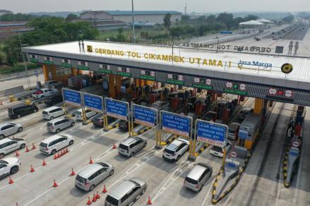 Pemerintah akan memberikan diskon tarif tol sebesar 20 persen selama masa libur sekolah, pada Juni-Juli 2025. (foto: iNews Media)