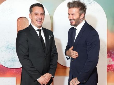 Konsorsium yang dipimpin David Beckham dan Gary Neville mengakuisisi klub Liga Inggris Salford City. (foto: Sundayworld)