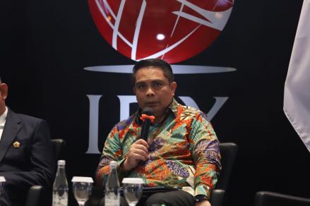 Direktur Sales & Distribution BSI Anton Sukarna mengungkapkan lini bisnis emas perseroan mencatatkan pertumbuhan signifikan hingga kuartal I-2025. (foto:Idx)