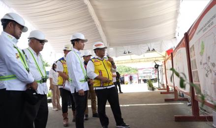 Wakil Presiden Gibran Rakabuming meninjau perkembangan pembangunan Ibu Kota Nusantara (IKN), Rabu (28/5/2025). (Foto: Dok. OIKN)
