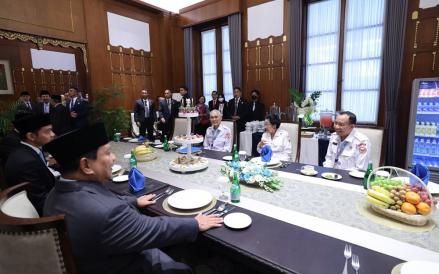 Kelakar Presiden Prabowo ke Megawati: Ibu agak Kurus, Dietnya Berhasil (Binti Mufarida/iNews Media Group)