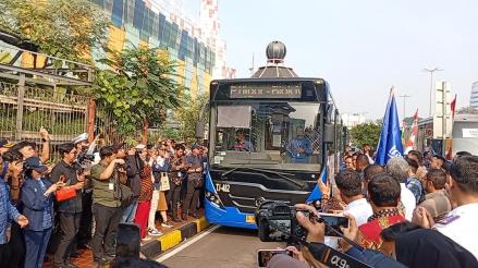 Tiga Rute Baru Transjabodetabek Jadi Primadona, Jumlah Penumpang Tembus 6.000 per Hari. (Foto: Inews Media Group)
