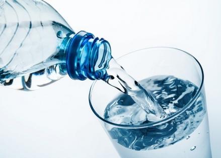 5 Tanda Kurang Minum Air Putih, Urine Gelap hingga Tubuh Cepat Lelah. (Foto: Istimewa)