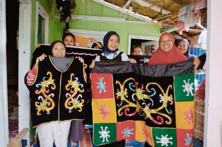 PNM terus berkomitmen dalam memberdayakan perempuan prasejahtera melalui program Mekaar (Membina Ekonomi Keluarga Sejahtera). (Foto: PNM)