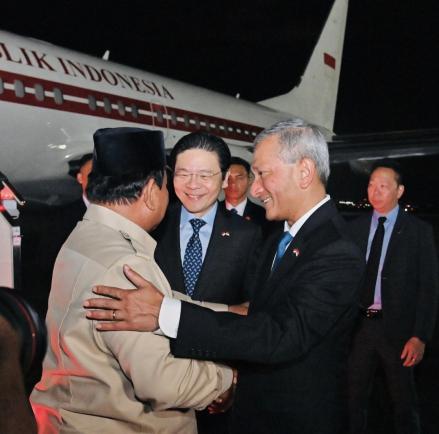 Tiba di Singapura Minggu Malam, Prabowo Disambut Hangat PM Lawrence Wong  (FOTO:Dok Biro Pers Sekretariat Kepresidenan)