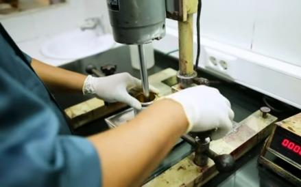 PT Colorpak Indonesia Tbk (CLPI) menetapkan dividen tunai sebesar Rp42,65 miliar untuk tahun buku 2024. (Foto: Dok. Colorpak)