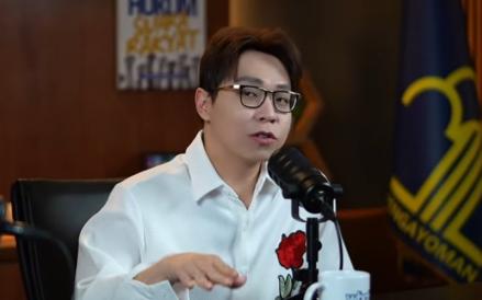 Dr. Richard Lee menyoroti masih adanya praktik orang dalam (ordal) dalam proses pendaftaran merek produk di Kementerian Hukum. (Foto: Youtube Kementerian Hukum)