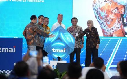 PT Dian Swastatika Sentosa Tbk (DSSA) meresmikan pabrik panel surya terintegrasi di Kawasan Industri Kendal, Jawa Tengah. (Foto: Dok. DSSA)