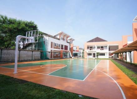 Pemerintah Indonesia menyiapkan 1.469 guru yang akan mengajar di 100 titik pertama sekolah rakyat. (foto: iNews Media)