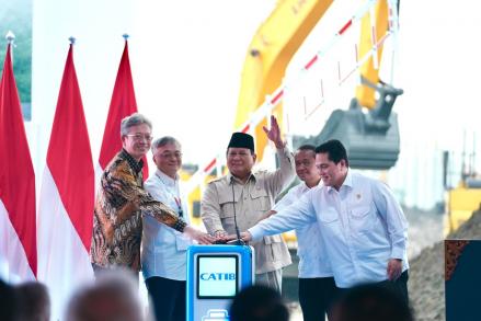 Prabowo Resmikan Proyek Ekosistem Baterai Listrik, Pertamina NRE Ambil Peran Utama. (Foto: Inews Media Group)