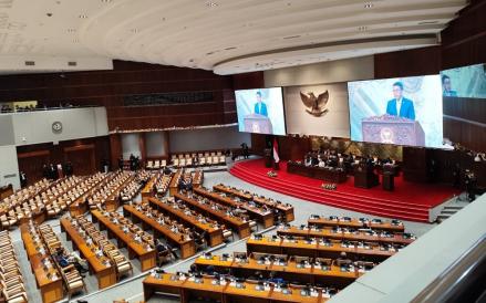 DPR Targetkan RUU BUMN Rampung Dibahas Sebelum 3 Oktober 2025 (FOTO:iNews Media Group)