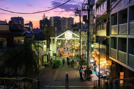 7 Risiko Membuka Bisnis di Pinggir Jalan, Pertimbangkan Ini Sebelum Jualan. (Foto: Rakuten Travel)