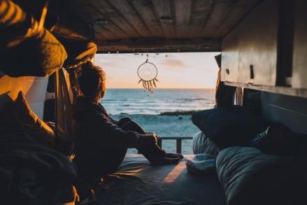Apakah Slow Living dan Pemalas Itu Sama? Ini Penjelasannya. (Foto: Apakah Slow Living dan Pemalas Itu Sama)