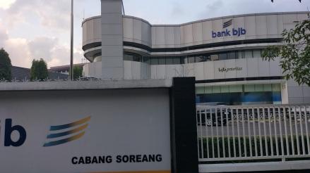 BJB Pastikan Dana Nasabah Aman Usai Kasus Pencurian Rp2,1 Miliar oleh Karyawan. (Foto: Agi Ilham/Inews Media Group)
