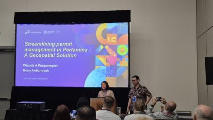 Pertamina Perkenalkan Inovasi Sistem Perizinan Real-time di Esri User Conference 2025