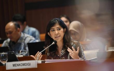 Menkomdigi menepis isu bahwa pemerintah akan membatasi sejumlah layanan pada aplikasi pesan WhatsApp seperti voice call dan video call. (Foto: Dok. Komdigi)