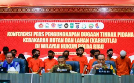 Polisi mengamankan 44 orang pelaku pembakaran hutan dan lahan di Provinsi Riau (Humas Polri)
