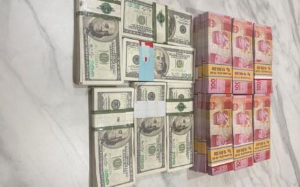 Polisi Bongkar Pemalsuan Uang, Ratusan Lembar Dolar AS Disita (Humas Polda Metro Jaya)