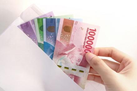 Apakah Bisa Kaya dari Gaji UMR? Ini 5 Strategi Cerdas untuk Gen-Z. (Foto: Apakah Bisa Kaya dari Gaji UMR)