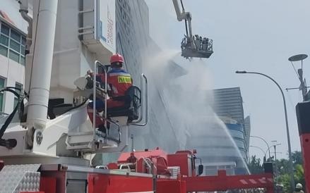 Ruko Mangga Dua Square Terbakar, Kerugian Capai Rp200 Miliar (Muhammad Refi Sandi/iNews Media Group)