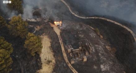 Kebakaran Hutan Melanda Eropa Selatan di Tengah Suhu Panas Ekstrem 40 Derajat (FOTO:Dok Laman BBC)