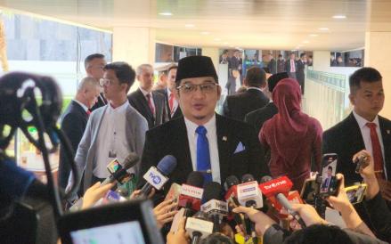 Anggota DPR sekaligus musisi, Sigit Purnomo alias Pasha Ungu buka suara soal polemik pungutan royalti yang dilakukan LMKN. (Foto: iNews